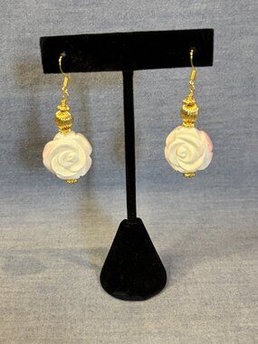 Queen Conch White & Pink Hand Carved Gold-Plated Dangle Earrings